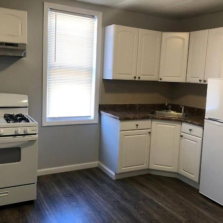 Private 2-Bedroom With Free Parking And Direct Bus To Nyc Manhattan Only 2 Blocks Away 린던 외부 사진