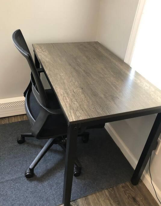 Private 2-Bedroom With Free Parking And Direct Bus To Nyc Manhattan Only 2 Blocks Away 린던 외부 사진